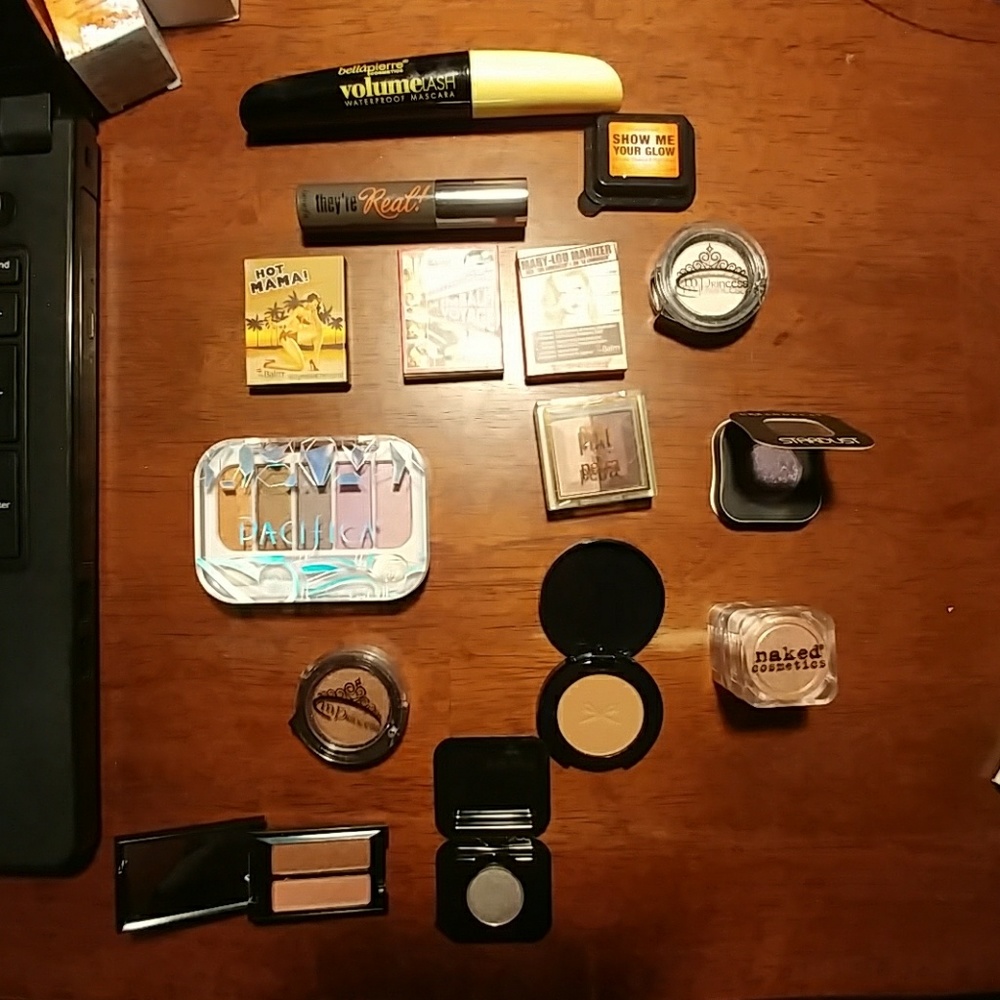 Assorted eye makeup lot